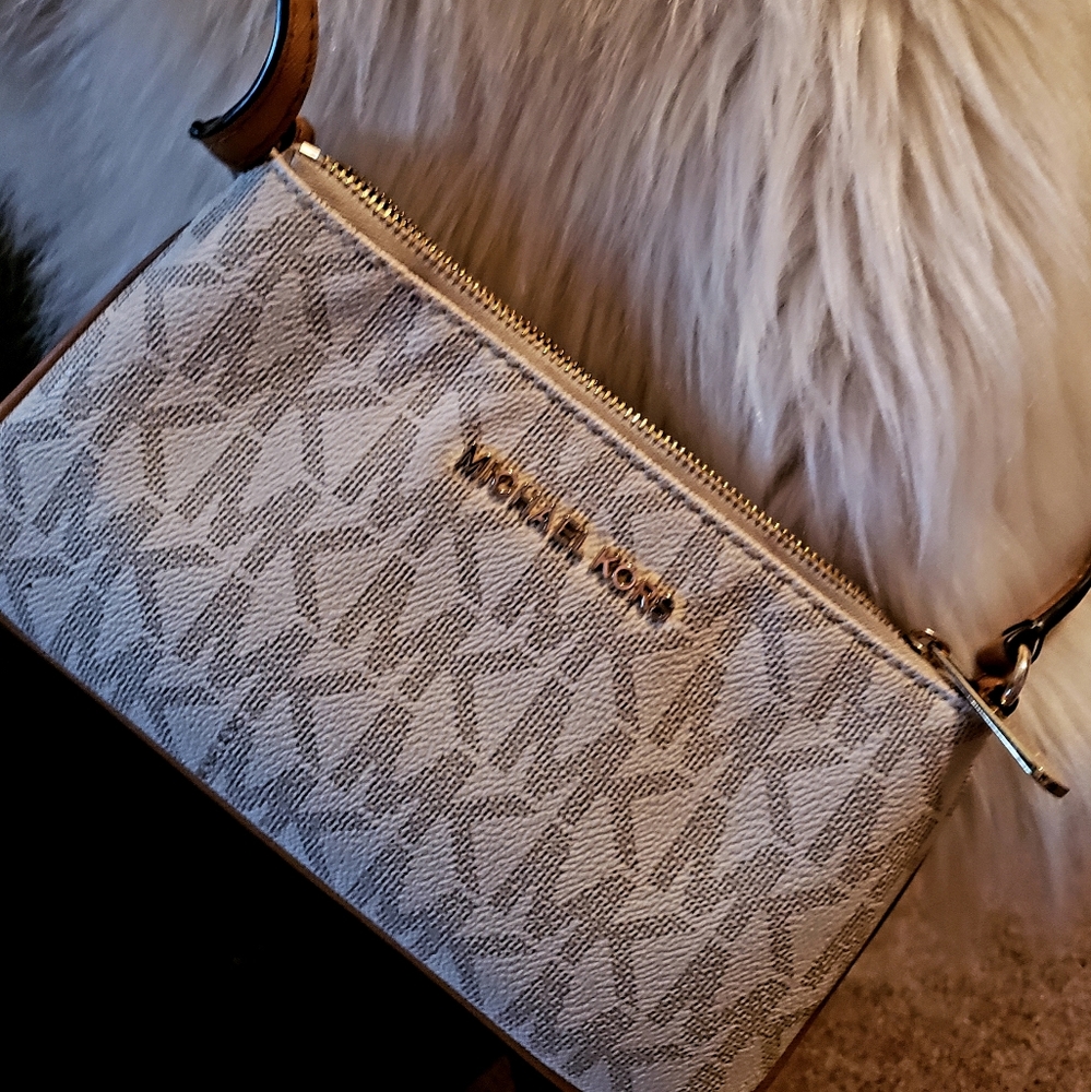 Michael Kors crossbody